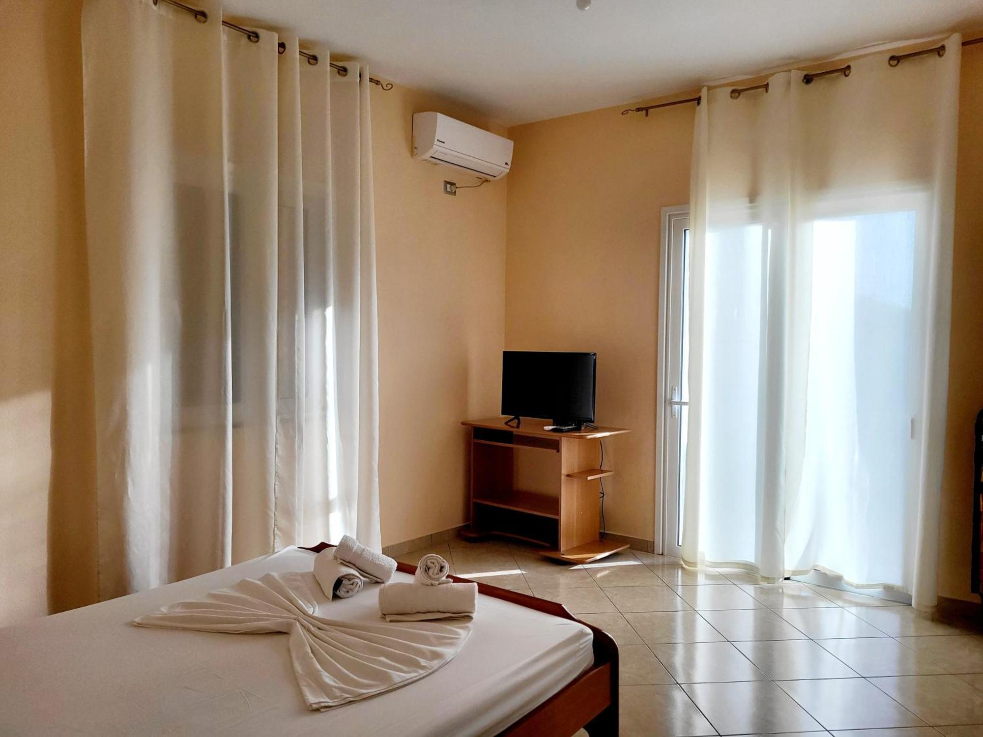 Appartement Vila Sulozeqi à Saranda Extérieur photo